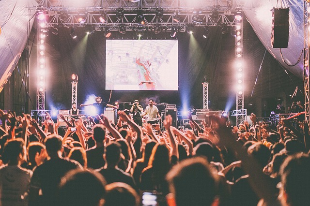 concert dans un casino organisé par Radio Evolution